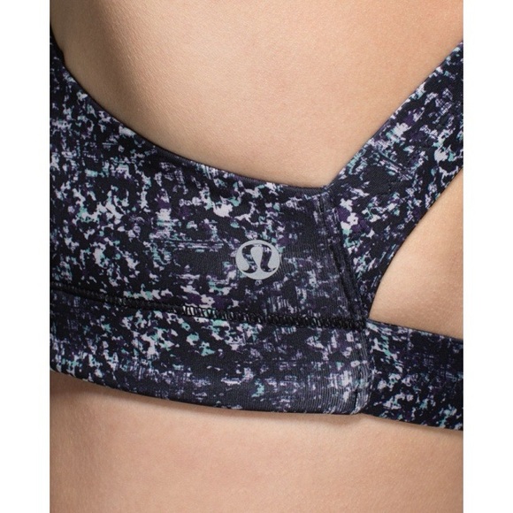 Lululemon In A Flash Bra - Picture 10 of 11